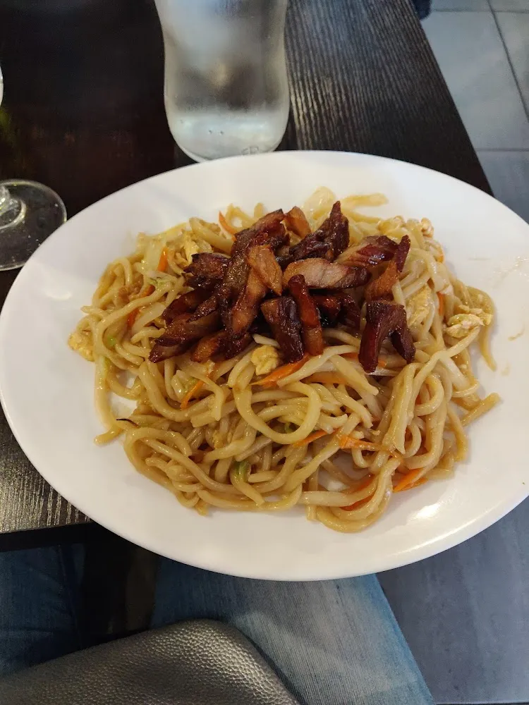 Nouilles Tirée A la Main Travers de Porc